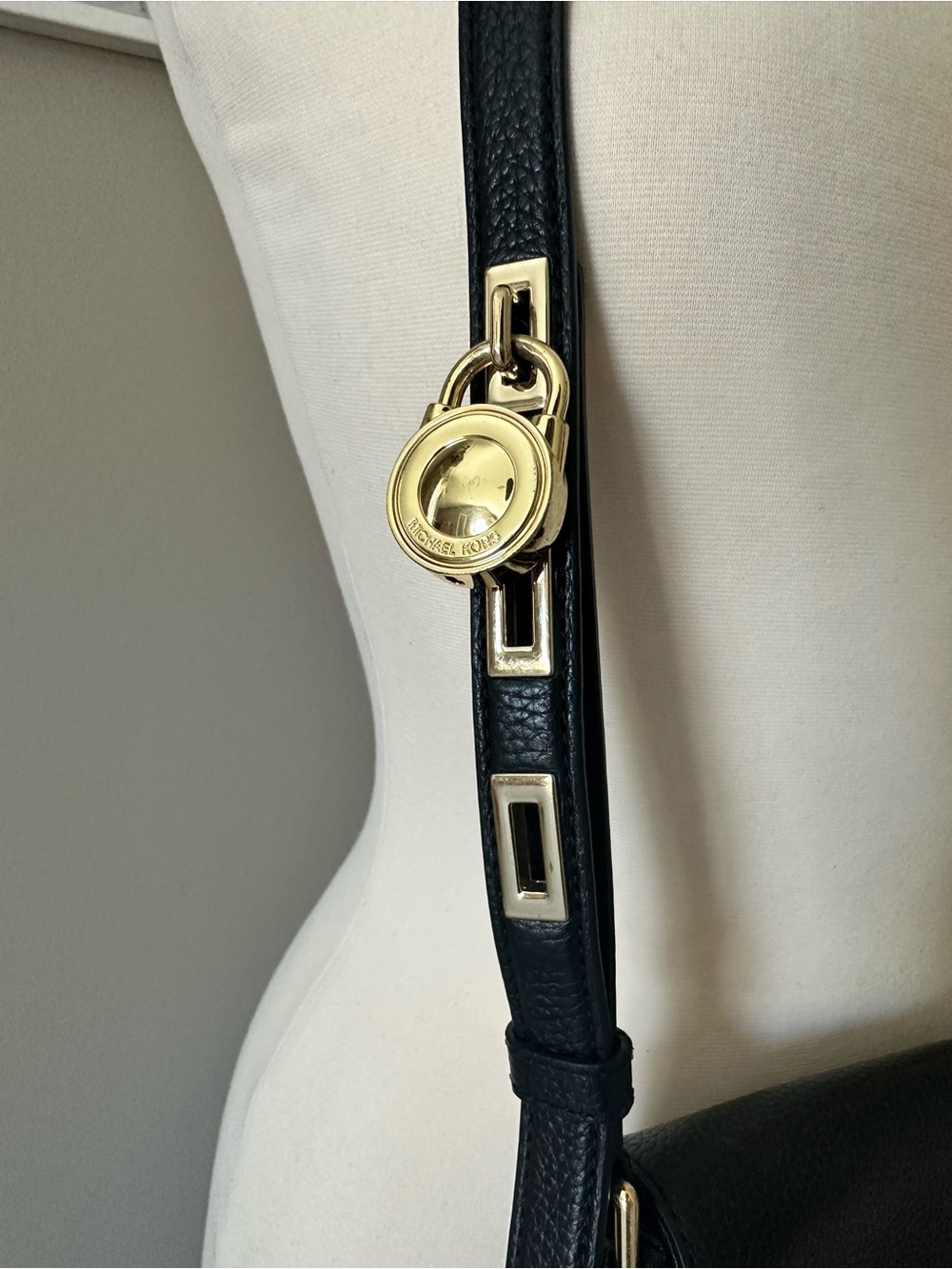 Michael Kors Black Pebbled Leather Saddle Crossbody with Gold Logo - Picture 2 of 4